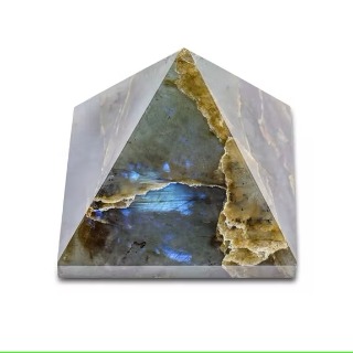 Pyramide en labradorite