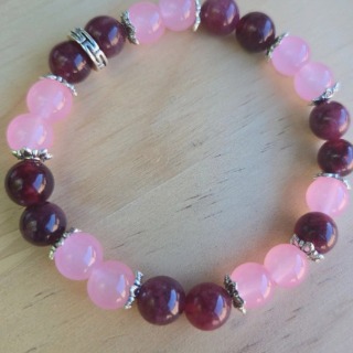 Bracelet en perles couleurs quartz rose