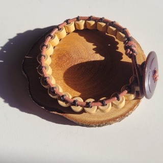 Bracelet cuir avec bouton