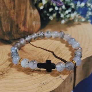 Bracelet agate blanche et croix