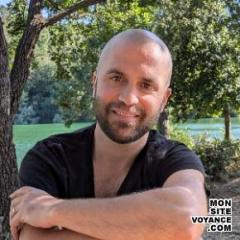 Voyance Voyantes & Médiums utilisant Bougies avec elias voyant