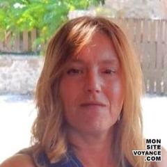 Voyance Voyantes & Médiums utilisant Oracle Améthyste Love avec fanny voyante