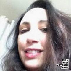 Voyance Voyantes & Médiums utilisant Oracle des âmes jumelles avec nanou voyante