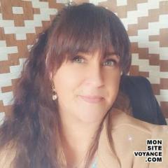 Voyance Voyantes & Médiums utilisant Bougies avec au-dela-des-maux voyante